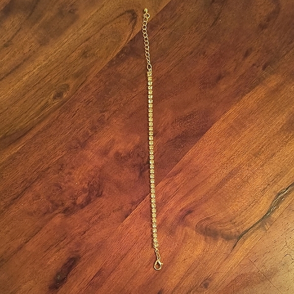 Beautiful Bracelet With Rhinestones And Gold Tone - Picture 2 of 4